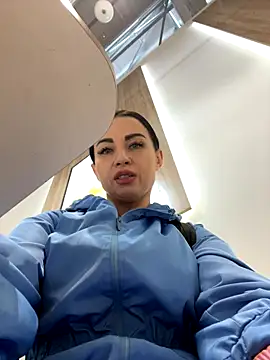 Snapshot of CrazzyChicks chatting on September 2025 05:51:01 AM CrazzyChicks online show from September 2025 05:51:01 AM