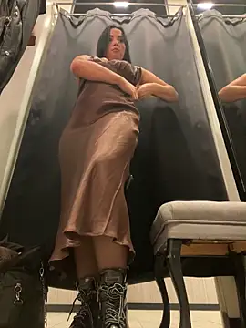 Snapshot of CrazzyChicks chatting on October 2025 06:44:01 AM CrazzyChicks online show from October 2025 06:44:01 AM