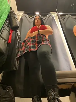 Snapshot of CrazzyChicks chatting on October 2025 07:41:01 AM CrazzyChicks online show from October 2025 07:41:01 AM