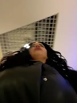 Snapshot of CrazzyChicks chatting on November 2025 08:15:01 AM CrazzyChicks online show from November 2025 08:15:01 AM