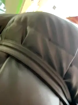 Snapshot of CrazzyChicks chatting on November 2025 07:17:01 AM CrazzyChicks online show from November 2025 07:17:01 AM