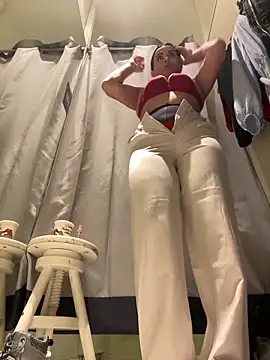 Snapshot of CrazzyChicks chatting on February 2026 04:57:01 AM CrazzyChicks online show from February 2026 04:57:01 AM