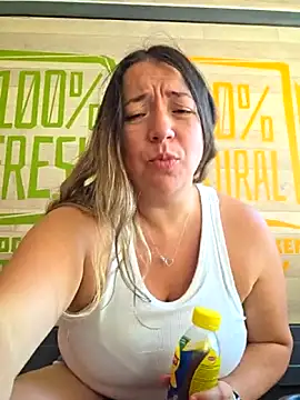 Snapshot of isabella_rossse chatting on May 2026 12:58:01 PM isabella rossse online show from May 2026 12:58:01 PM