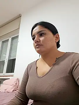 Snapshot of laura_dirtyhot chatting on January 2025 09:28:02 PM laura dirtyhot online show from January 2025 09:28:02 PM