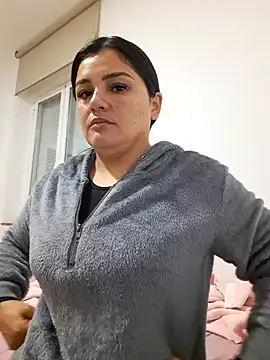 Snapshot of laura_dirtyhot chatting on January 2025 07:24:01 AM laura dirtyhot online show from January 2025 07:24:01 AM