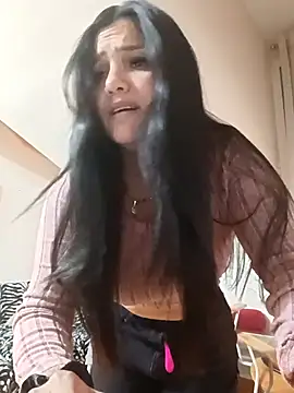 Snapshot of laura_dirtyhot chatting on October 2025 08:09:02 PM laura dirtyhot online show from October 2025 08:09:02 PM