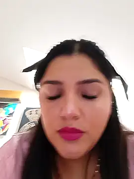 Snapshot of laura_dirtyhot chatting on November 2025 11:10:02 AM laura dirtyhot online show from November 2025 11:10:02 AM