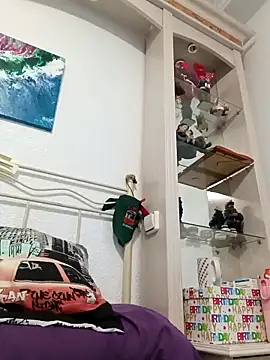 Snapshot of laura_dirtyhot chatting on December 2025 07:27:02 AM laura dirtyhot online show from December 2025 07:27:02 AM