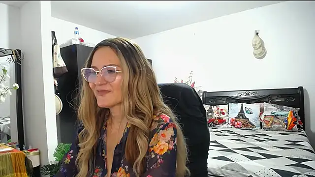 Snapshot of Xiimen chatting on January 2025 09:04:02 PM Xiimen online show from January 2025 09:04:02 PM