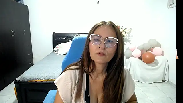 Snapshot of Xiimen chatting on September 2025 10:00:01 PM Xiimen online show from September 2025 10:00:01 PM