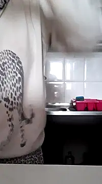 Moi Lina online show from January 2025 01:58:01 PM