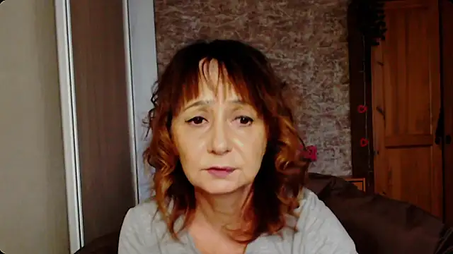 Snapshot of AnnieEltgant chatting on January 2026 09:01:01 AM AnnieEltgant online show from January 2026 09:01:01 AM