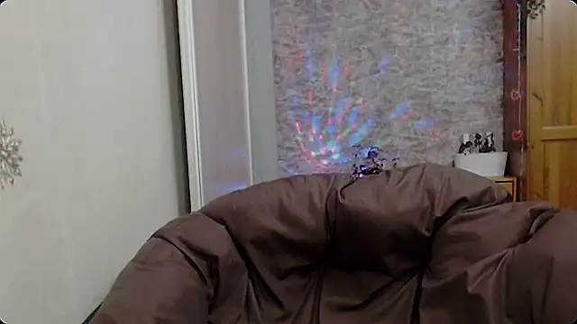 Snapshot of AnnieEltgant chatting on February 2026 02:33:01 PM AnnieEltgant online show from February 2026 02:33:01 PM