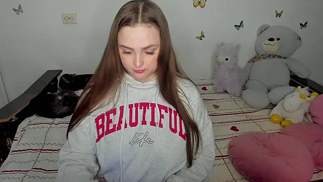 Snapshot of NataliEvans chatting on April 2026 06:24:02 PM NataliEvans online show from April 2026 06:24:02 PM