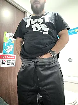 Snapshot of molok329 chatting on January 2026 05:31:01 AM molok329 online show from January 2026 05:31:01 AM