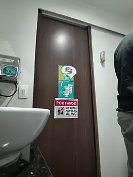 Snapshot of molok329 chatting on January 2026 03:23:01 AM molok329 online show from January 2026 03:23:01 AM