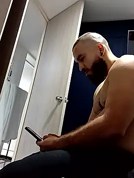 Snapshot of molok329 chatting on January 2026 04:28:02 AM molok329 online show from January 2026 04:28:02 AM