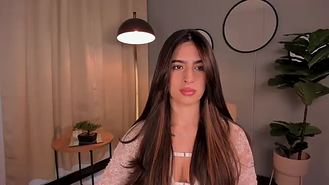 Snapshot of LiaPearce chatting on February 2025 01:41:01 PM LiaPearce online show from February 2025 01:41:01 PM