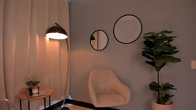 Snapshot of LiaPearce chatting on March 2025 02:34:02 PM LiaPearce online show from March 2025 02:34:02 PM