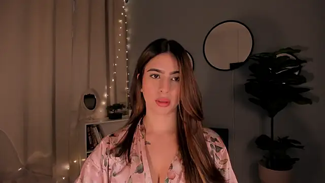 Snapshot of LiaPearce chatting on September 2025 12:10:02 PM LiaPearce online show from September 2025 12:10:02 PM