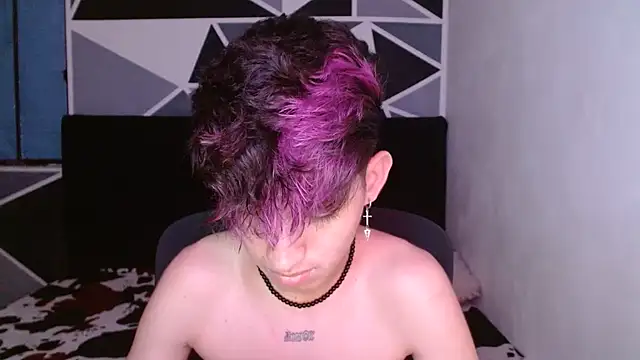 Snapshot of littlextreme chatting on December 2024 04:43:02 AM littlextreme online show from December 2024 04:43:02 AM