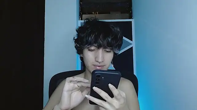 Snapshot of littlextreme chatting on January 2026 02:48:01 AM littlextreme online show from January 2026 02:48:01 AM