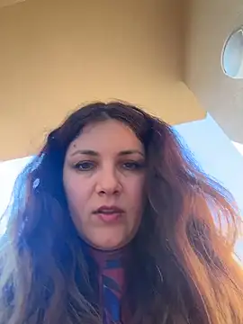 DaisyVibesss online show from April 2026 02:47:01 PM