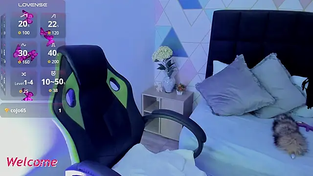 Snapshot of gisela27 chatting on October 2025 12:28:01 PM gisela27 online show from October 2025 12:28:01 PM