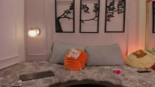 Snapshot of ale_cam chatting on October 2025 12:36:01 AM ale cam online show from October 2025 12:36:01 AM