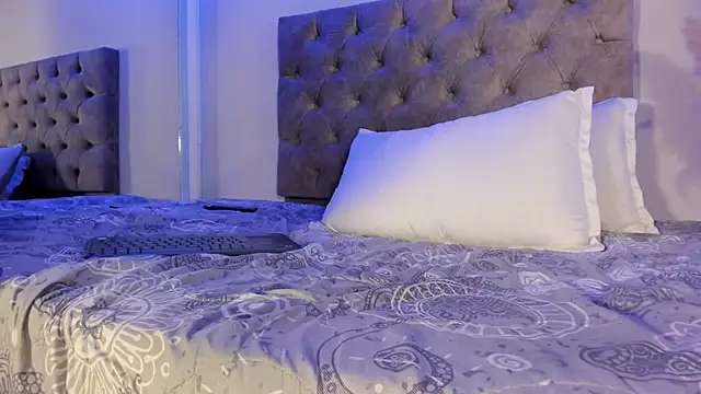 Snapshot of ale_cam chatting on December 2025 12:37:02 AM ale cam online show from December 2025 12:37:02 AM