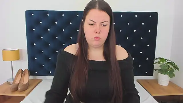 Snapshot of EvaLick chatting on February 2025 06:16:02 AM EvaLick online show from February 2025 06:16:02 AM