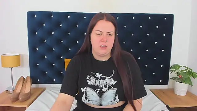 Snapshot of EvaLick chatting on February 2025 08:53:02 AM EvaLick online show from February 2025 08:53:02 AM