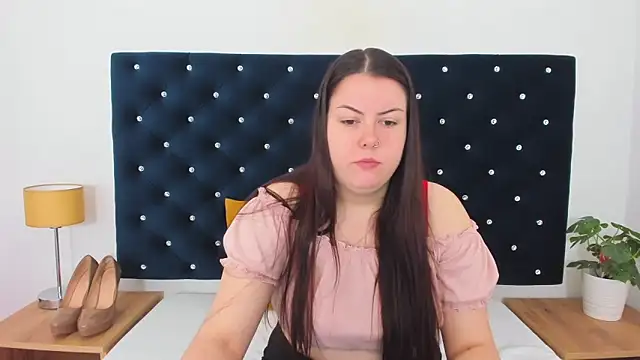 Snapshot of EvaLick chatting on March 2025 06:16:02 AM EvaLick online show from March 2025 06:16:02 AM