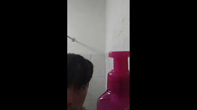 Snapshot of Luisoon001 chatting on November 2025 07:29:02 AM Luisoon001 online show from November 2025 07:29:02 AM