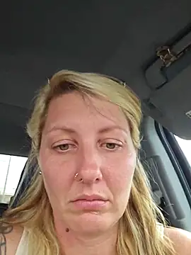 Snapshot of SheIsSomething chatting on March 2025 10:28:01 PM SheIsSomething online show from March 2025 10:28:01 PM