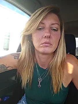 Snapshot of SheIsSomething chatting on November 2025 10:53:02 PM SheIsSomething online show from November 2025 10:53:02 PM