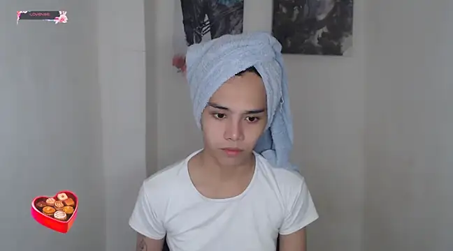 Snapshot of shecutie69 chatting on December 2024 03:22:02 PM shecutie69 online show from December 2024 03:22:02 PM