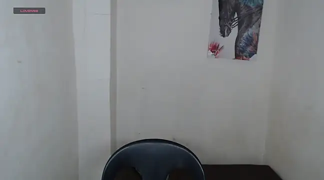 Snapshot of shecutie69 chatting on February 2025 10:21:02 PM shecutie69 online show from February 2025 10:21:02 PM