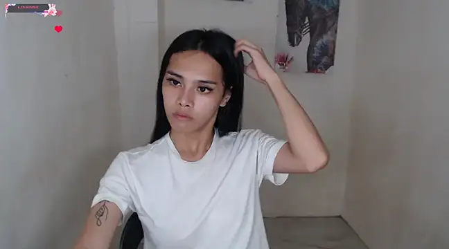 Snapshot of shecutie69 chatting on March 2025 02:43:02 PM shecutie69 online show from March 2025 02:43:02 PM