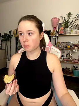 Snapshot of sweetest_pie chatting on November 2025 11:47:02 PM sweetest pie online show from November 2025 11:47:02 PM