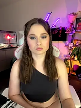 Snapshot of sweetest_pie chatting on December 2025 07:53:02 PM sweetest pie online show from December 2025 07:53:02 PM