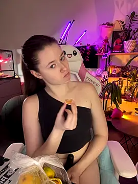 Snapshot of sweetest_pie chatting on December 2025 05:29:01 PM sweetest pie online show from December 2025 05:29:01 PM