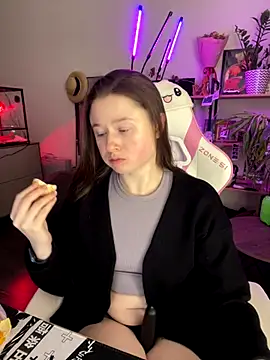 Snapshot of sweetest_pie chatting on December 2025 09:01:01 PM sweetest pie online show from December 2025 09:01:01 PM