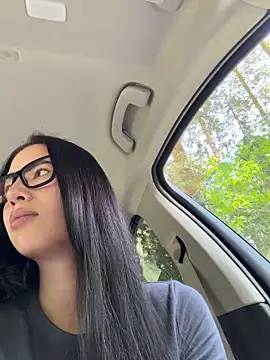 clairewntr online show from May 2026 11:37:01 AM