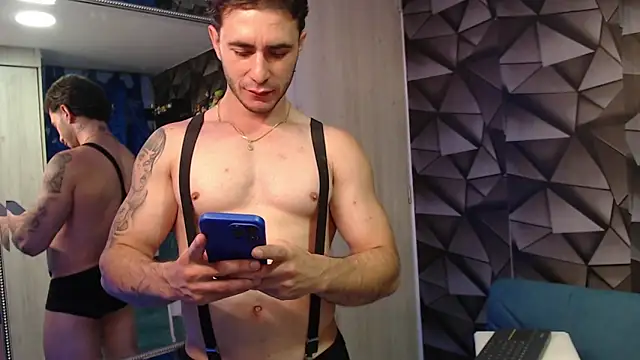 Snapshot of Latino_stud4u chatting on February 2025 11:13:02 PM Latino stud4u online show from February 2025 11:13:02 PM