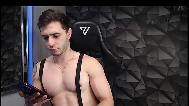 Snapshot of Latino_stud4u chatting on September 2025 11:59:01 PM Latino stud4u online show from September 2025 11:59:01 PM