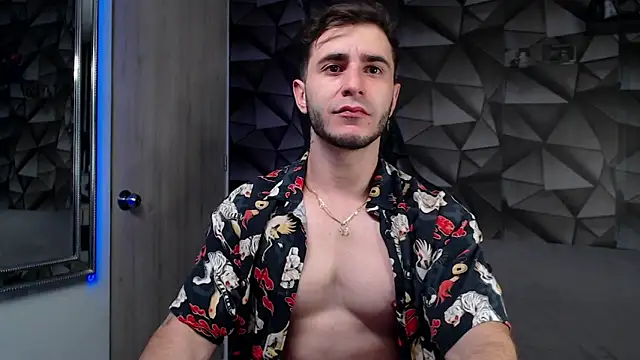 Snapshot of Latino_stud4u chatting on September 2025 12:02:02 AM Latino stud4u online show from September 2025 12:02:02 AM