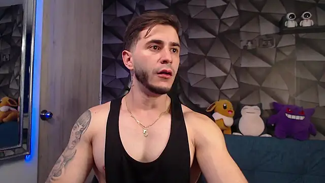 Snapshot of Latino_stud4u chatting on October 2025 01:17:01 AM Latino stud4u online show from October 2025 01:17:01 AM