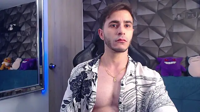 Snapshot of Latino_stud4u chatting on October 2025 01:52:02 AM Latino stud4u online show from October 2025 01:52:02 AM