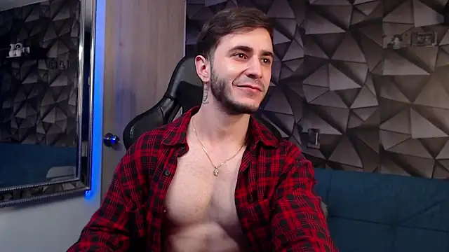 Snapshot of Latino_stud4u chatting on November 2025 03:28:02 AM Latino stud4u online show from November 2025 03:28:02 AM